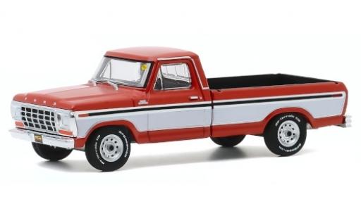 Modelauto Ford F-250 Custom metallic bruin/wit 1978 1/64 Greenlight