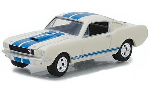 Modelauto Ford Mustang Shelby GT350 Fastback wit/blauw 1965 1/64 Greenlight