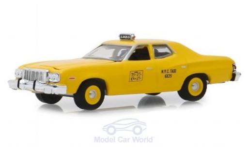 Modelauto Ford Torino Berlina geel NYC Taxi 1975 1/64 Greenlight