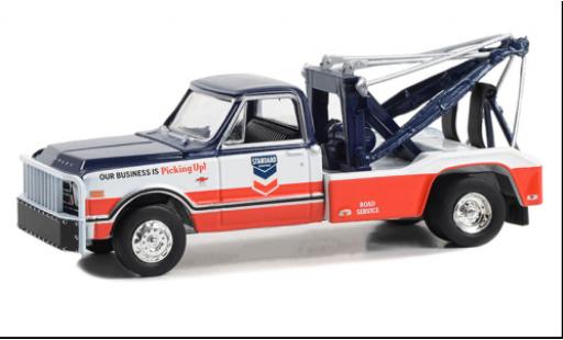 Modelauto Chevrolet C-30 wrecker Dually Standard huile 1968 1/64 Greenlight