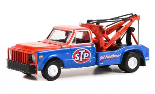 Modelauto Chevrolet C-30 wrecker Dually STP 1971 1/64 Greenlight
