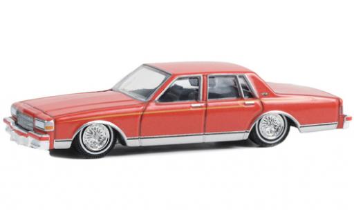 Modelauto Chevrolet Caprice Classic Sedan rood 1989 1/64 Greenlight