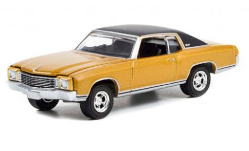 Modelauto Chevrolet Monte Carlo Coupe gold/zwart Counting Cars 1972 1/64 Greenlight