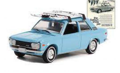 Modelauto Datsun 510 Sedan blauw 1970 1/64 Greenlight