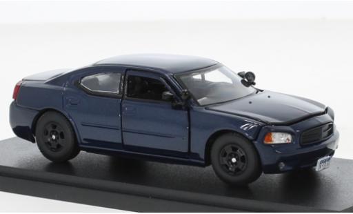 Modelauto Dodge Charger Berline metallic blauw 2006 1/43 Greenlight