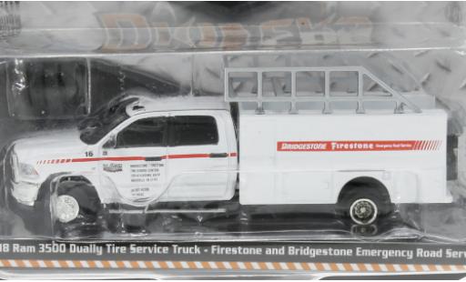 Modelauto Dodge RAM pickup Dodge 500 Dually Tire Service Truck Firestone and Bridgestone Road Service 2018 1/64 Greenlight