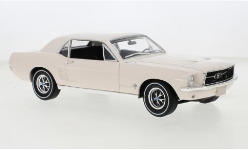 Modelauto Ford Mustang Hardtop beige 1967 1/18 Greenlight