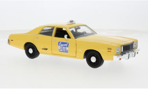 Modelauto Plymouth Fury Base 1975 Taxi (USA) 1/24 Greenlight