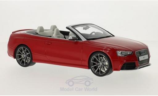 Modelauto Audi RS5 cabriolet rood 1/18 GT Spirit