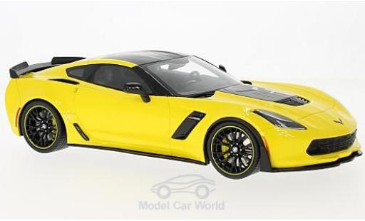 Modelauto Chevrolet Corvette Racing (.R) Z06-C7.R Edition geel/zwart 2016 1/18 GT Spirit