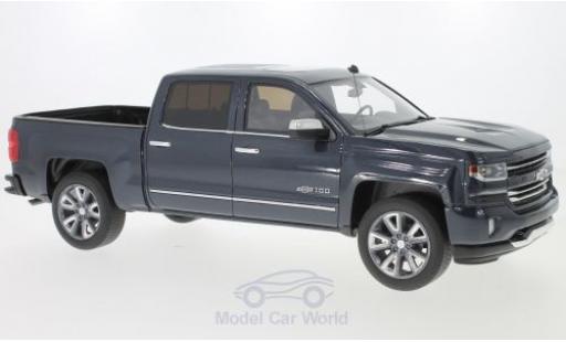 Modelauto Chevrolet Silverado pickup Centennial Edition metallic blauw 2018 1/18 GT Spirit