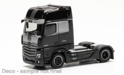 Modelauto Mercedes Actros Gigaspace Edition 3 mate zwart 1/87 Herpa