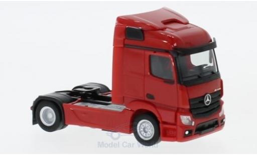 Modelauto Mercedes Actros Streamspace 2.3 rood 2018 2-achs Zugmaschine 1/87 Herpa