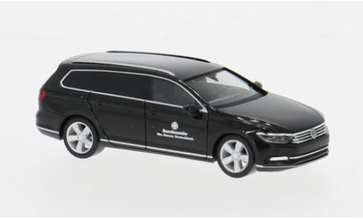 Modelauto Volkswagen Passat Base Military Variant Bundeswehr 1/87 Herpa