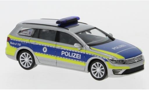 Modelauto Volkswagen Passat Base GTE Politie Hessen 1/87 Herpa