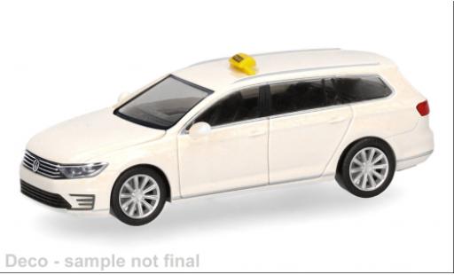 Modelauto Volkswagen Passat Base Variant GTE Taxi 1/87 Herpa