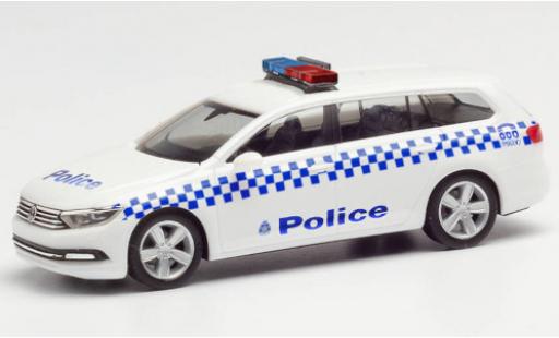 Modelauto Volkswagen Passat Base Variant Victoria Politie politie (AUS) 1/87 Herpa
