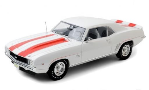 Modelauto Chevrolet Camaro tuning Z10 wit/oranje 1969 1/18 Highway 61