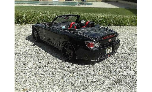 Honda S2000 Base 1/18 Maisto zwart jantes 18 pouces modelauto