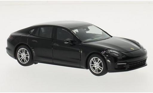 Modelauto Porsche Panamera Base 4 zwart 2016 1/43 Herpa