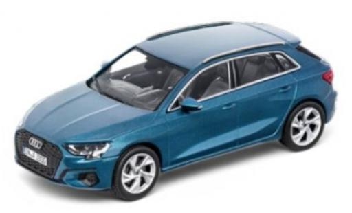 Modelauto Audi A3 sportback (8Y) metallic blauw 2020 1/43 iScale