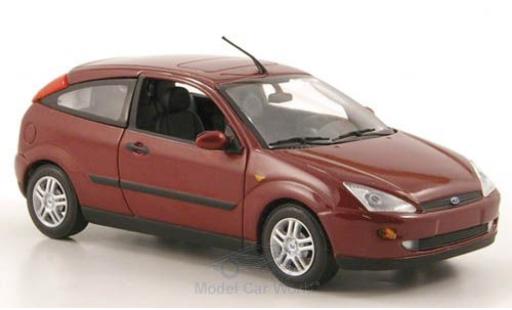 Modelauto Ford Focus Berline MkI 3-T&Atilde;&frac14;rer metallic rood 2002 1/43 Minichamps