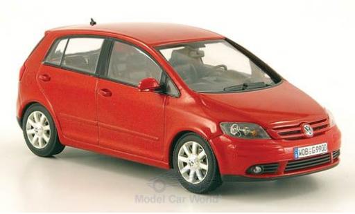 Modelauto Volkswagen Golf Base V Plus metallic rood 2005 1/43 Minichamps