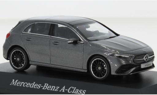 Modelauto Mercedes Classe A AMG (W177) Line metallic grijs 2022 1/43 I Minimax