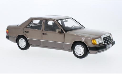 Modelauto Mercedes 230 Base E (W124) metallic beige 1989 1/18 I Norev