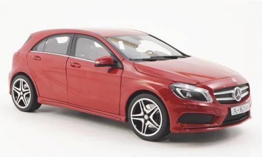 Modelauto Mercedes Classe A Base (W176) rood 2012 1/18 Norev