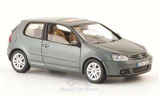 Modelauto Volkswagen Golf Base metallic groen 2003 3-T&Atilde;&frac14;rig 1/43 Schuco