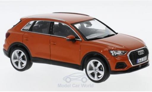 Modelauto Audi Q3 suv oranje 1/43 Spark
