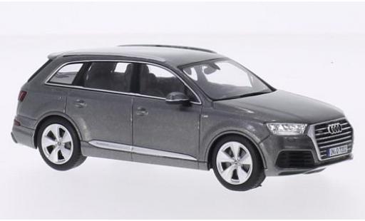 Modelauto Audi Q7 suv metallic grijs 2015 1/43 Spark