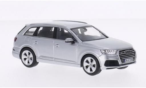 Modelauto Audi Q7 suv grijs 2015 1/43 Spark