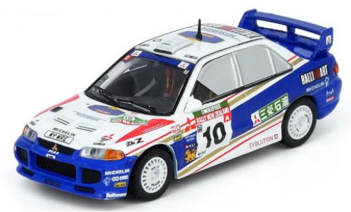 Modelauto Mitsubishi Lancer Evolution III No.10 RalliArt Rothmans Racing Rally Neuseeland 1995 T.M&Atilde;&curren;kinen/K.Eriksson/S.Parmander 1/64 INNO64