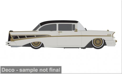 Modelauto Chevrolet Bel Air Coupe - Lowrider grijs 1957 1/64 IXO America