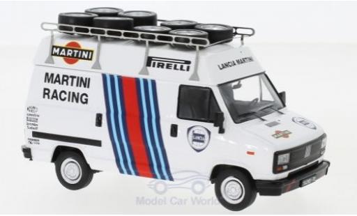 Modelauto Fiat Ducato Kasten Lancia Martini Martini Rally WM 1984 met daktr&Atilde;&curren;ger en Reifen 1/43 IXO