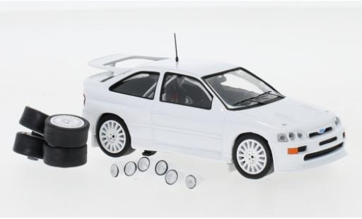 Modelauto Ford Escort Cosworth RS wit 1994 Plain Body Version y compris les 4 Ersatzr&Atilde;&curren;der et extra Scheinwerfer 1/43 IXO