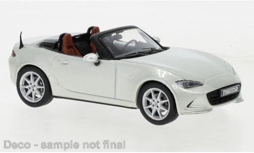 Modelauto Mazda MX-5 Base -5 metallic beige 2019 1/43 IXO