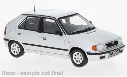 Modelauto Skoda Felicia Base grijs 1994 1/43 IXO