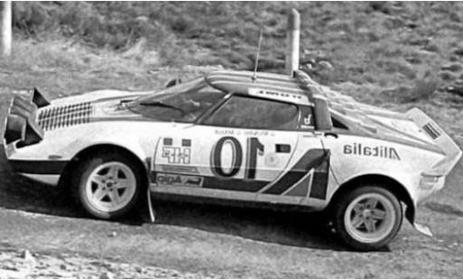 Modelauto Lancia Stratos HF No.10 Alitalia Racing Team Alitalia Rally Monte Carlo 1976 S.Munari/S.Maiga 1/43 IXO