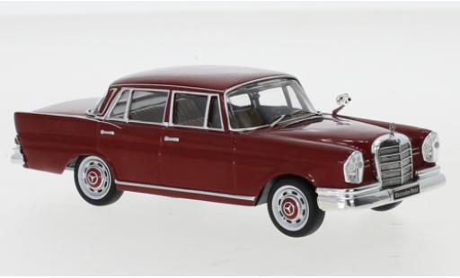 Modelauto Mercedes 220 Base SE (W111) rood 1959 1/43 IXO