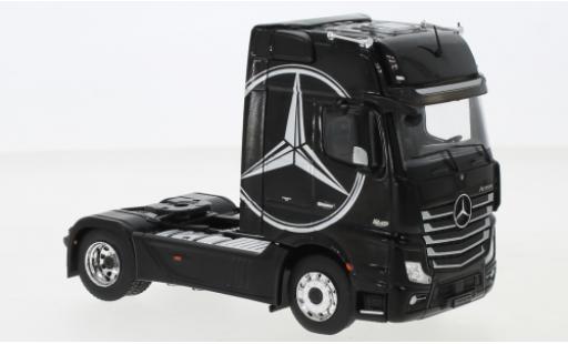 Modelauto Mercedes Actros Base MP4 zwart/Dekor 2012 1/43 IXO