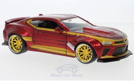 Modelauto Chevrolet Camaro RS rood/gold Marvel Avengers - Iron Man 2016 met Figur 1/24 Jada Toys