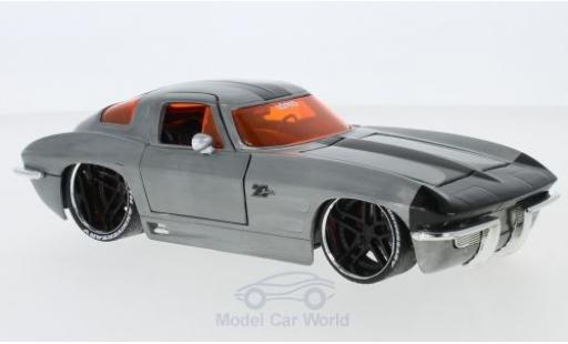 Modelauto Chevrolet Corvette Stingray Sting Ray grijs/zwart 1963 1/24 Jada Toys