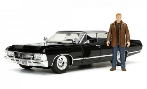 Modelauto Chevrolet Impala Sedan Sport Supernatural 1967 met Figur 1/24 Jada Toys