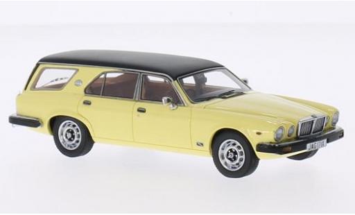 Modelauto Jaguar XJ Series III SIII geel 1/43 Matrix