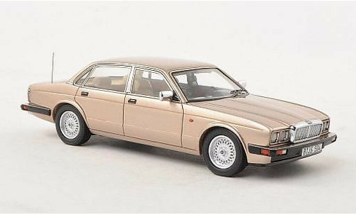 Jaguar XJ Base 1/43 Neo Sovereign beige LHD 1990 modelauto