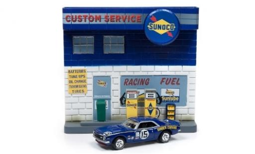 Modelauto Chevrolet Camaro Coupe Sunoco 1977 Diorama 1/64 Johnny Lightning