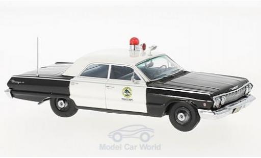 Modelauto Chevrolet Biscayne police zwart/wit San Carlos Politie Dept. 1963 1/43 Kess